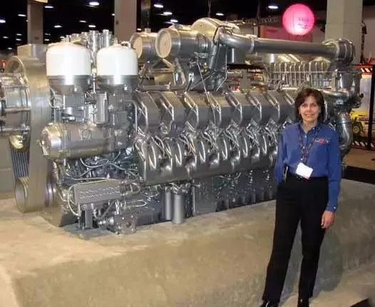 可以称之为h型32缸发动机,这台发动机诞生在1944年,经过涡轮增压后